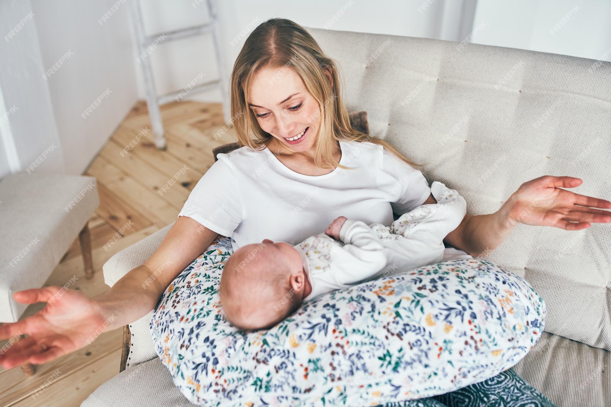 Pourquoi utiliser un coussin d’allaitement avec bébé