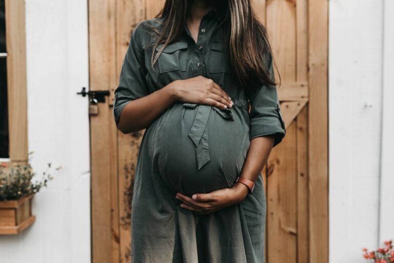 Produits indispensables pour les femmes enceintes mode soins et confort